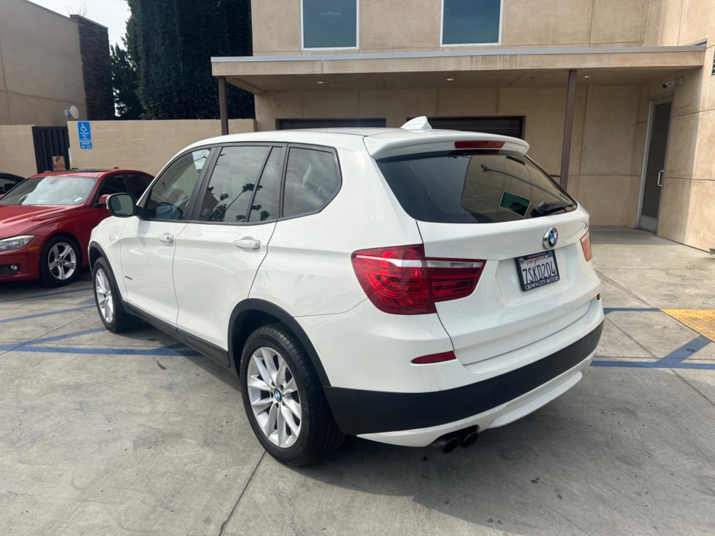 2013 WHITE /Tan BMW X3 xDrive28i (5UXWX9C54D0) with an 3.0L L6 DOHC 24V engine, 8-Speed Automatic transmission, located at 30 S. Berkeley Avenue, Pasadena, CA, 91107, (626) 248-7567, 34.145447, -118.109398 - Moon roof! Leather! Premium Package! - Photo#2